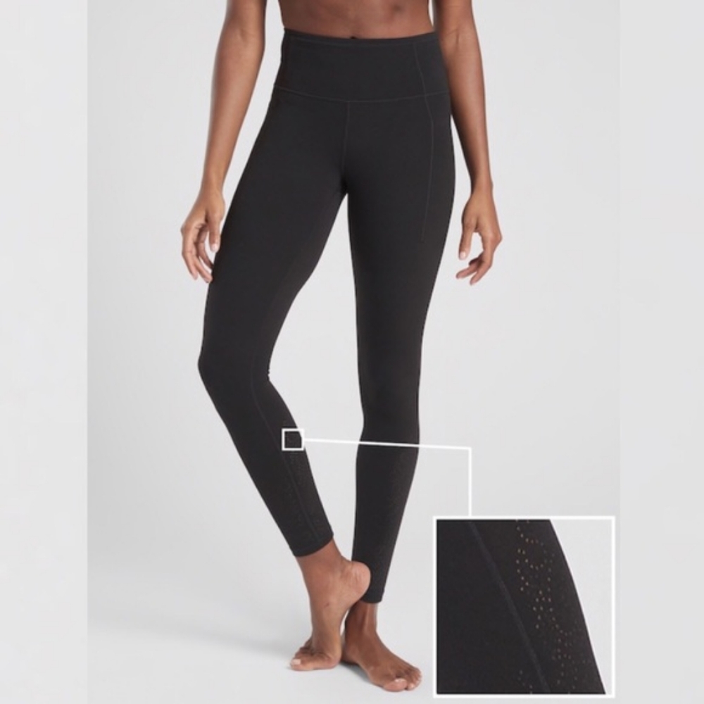 Athlete black revelation laser cut 7/8 leggings with pockets Sz L